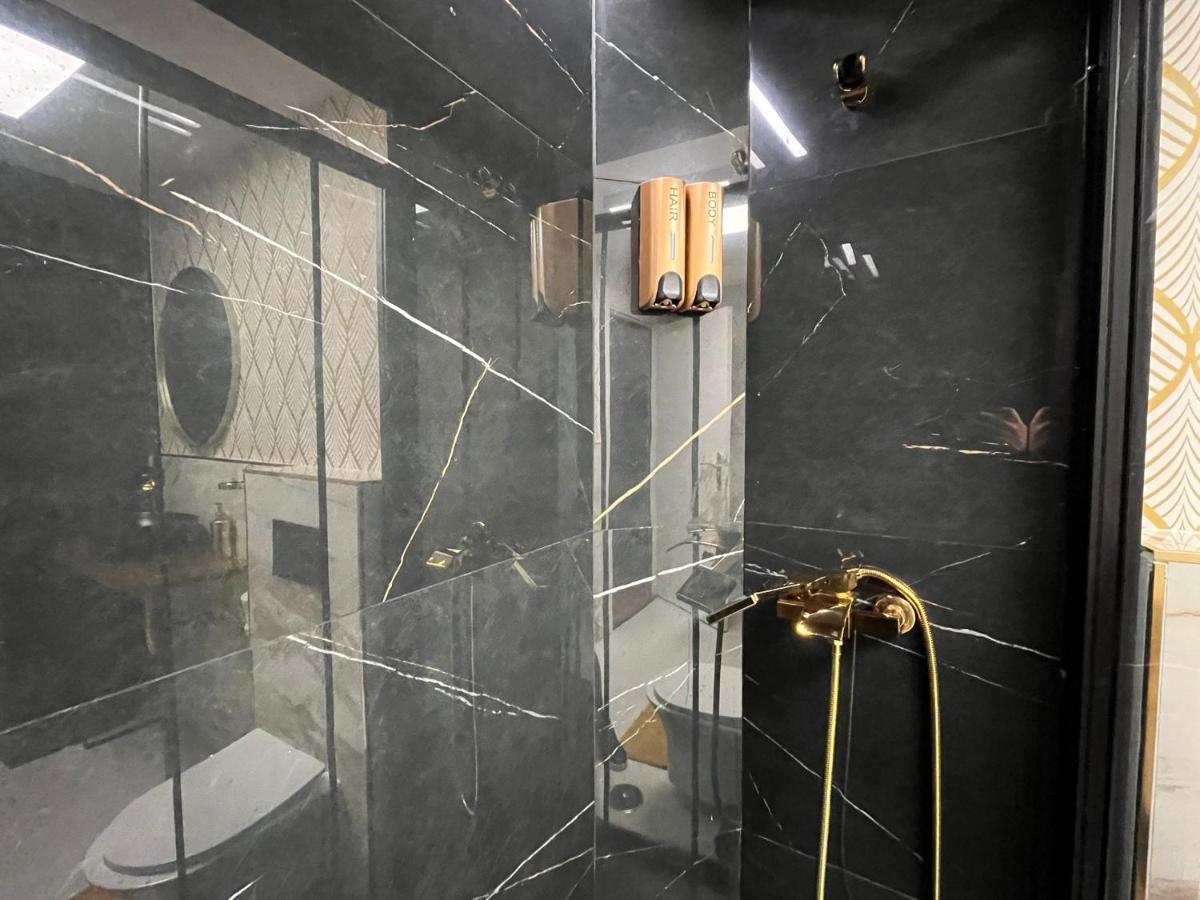 Chic12 Luxury Grupo Gran Via Apartman Madrid Kültér fotó